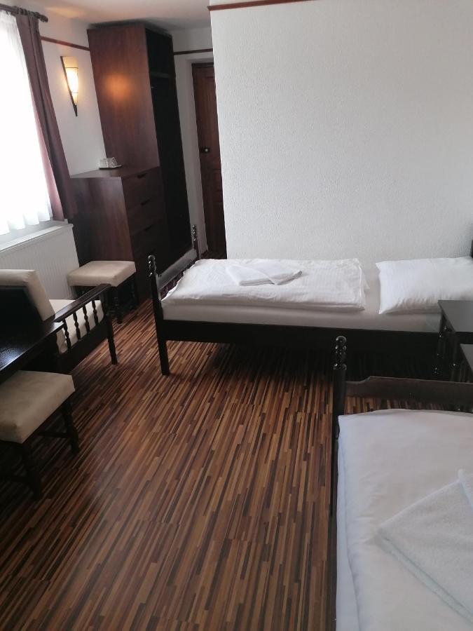 مالاتسكي Motel M المظهر الخارجي الصورة