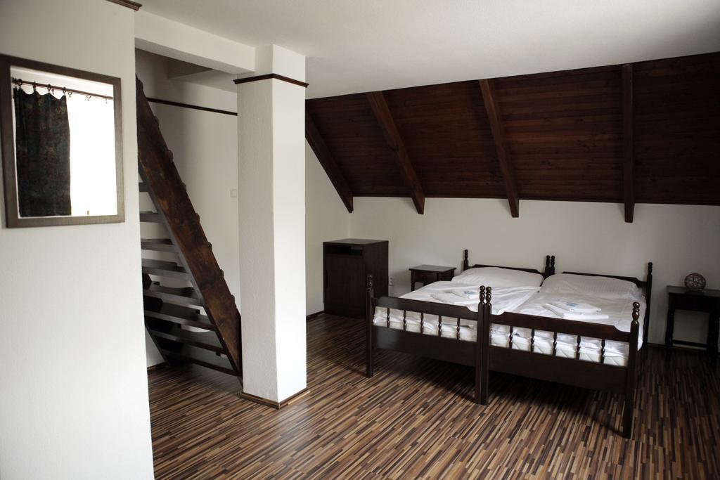 مالاتسكي Motel M الغرفة الصورة